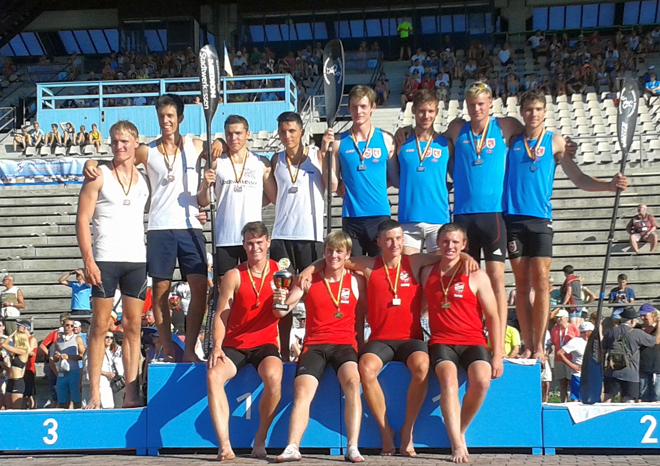 Siegerehrung 1000m KIV Silber für das Team Niedersachsen mit Max Staats (oben, dritter von rechts)