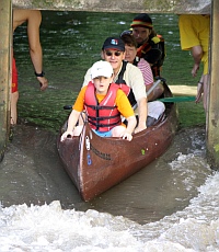 Spass für große und  kleine Paddler auf dem Leinekanal 