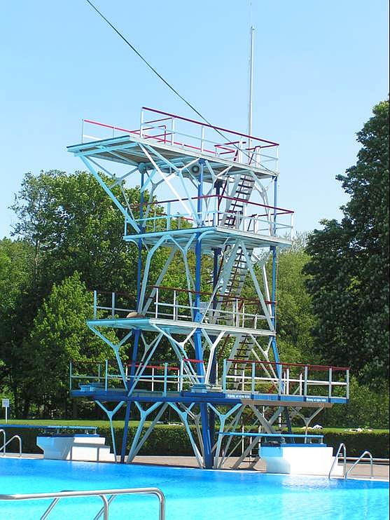 FREIBAD BRAUWEG SPRUNGTURM